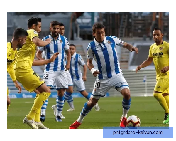 西甲梦二队表现稳健，展现出强大的竞争力与团结合作精神