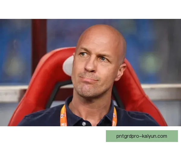 克鲁伊夫战术智慧在新时代足球中的影响与趋势分析