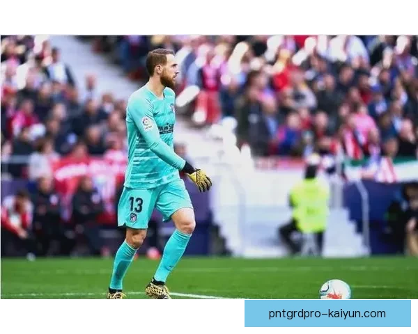 里奥近期防线表现稳健，展现出良好的竞技状态与配合能力